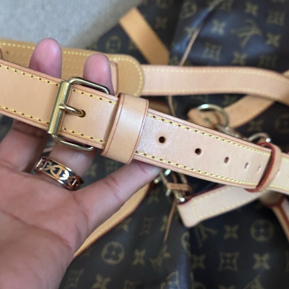 Louis Vuitton keepal bandolier (monogram) - Picture 11 of 16